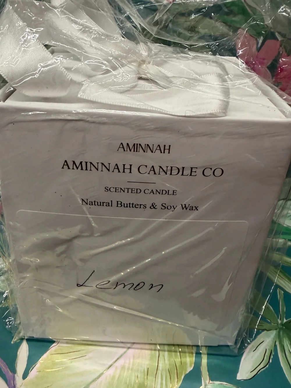 Aminnah large Candle Co. Lemon Scented Candle – Gold Vessel Gift Box | NWT